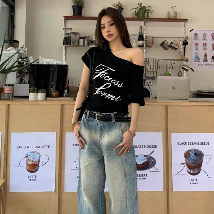 เสื้อยืดปาดไหล่ แขนสั้นผู้หญิง โอเวอร์ไซส์ ผ้านิ่ม สบายตัว สไตล์วินเทจ เข้ากับทุกสไตล์ – โปรปัง
