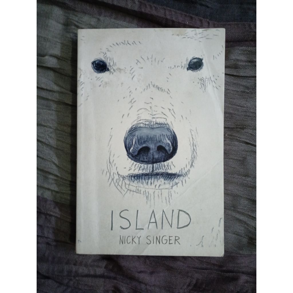 หนังสือ ISLAND.  *******