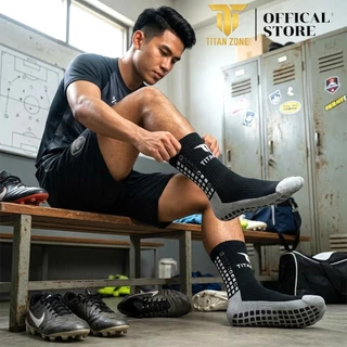 Titan Zone - Mid-Calf Grip Socks ถุงเท้ากันลื่น ครึ่งแข้ง เกรดโปร คล่องตัวทุกจังหวะ