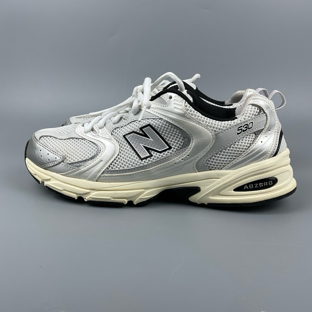 รองเท้ามือสองของแท้💯(44/28 cm)