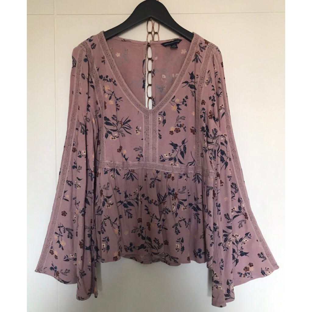 AMERICAN EAGLE OUTFITTERS มือสองสภาพใหม่ เสื้อผู้หญิง Size S