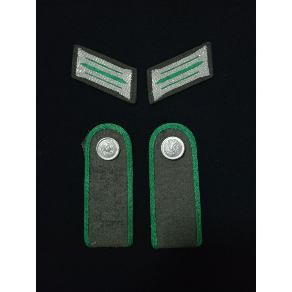 No.173 Vintage East German NVA Grenztruppen Enlisted Insignia Set 🇩🇪🇩🇪เซ็ตเครื่องหมายชั้นประทวนยามชา