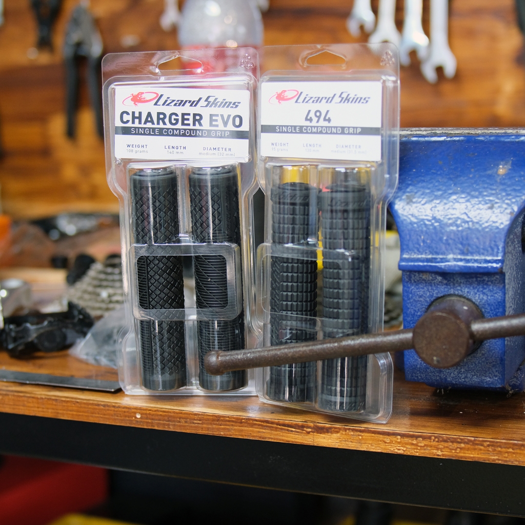 ปลอกแฮนด์จักรยาน OURY/ Lizard Skin Charger EVO และ 494