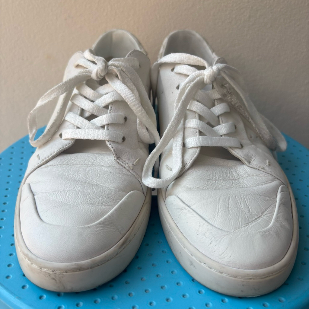 รองเท้า ขนาด 38.5 MaxMara ขอลูกค้าที่รับงานมือสอง งานดิบได้ ชมภาพเพิ่มเติมที่รายละเอียดสินค้า