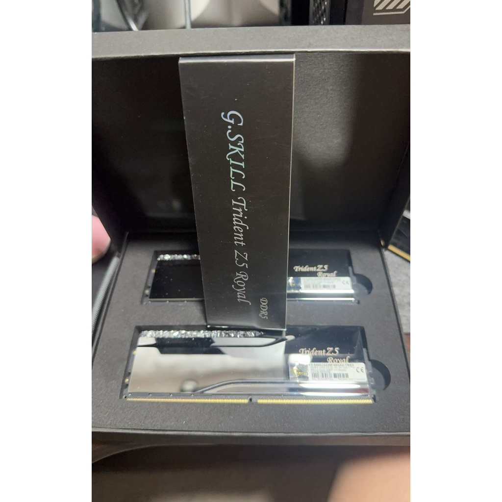 มือ2 RAM DDR5 G.SKILL TRIDENT Z5 ROYAL 96GB/6400MHZ