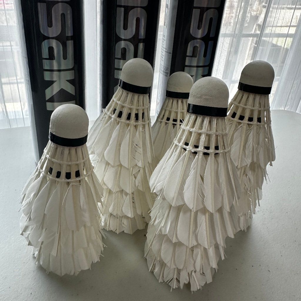 ลูกแบดมินตัน Kawasaki 8E มือสอง​ สภาพ30-50% 1หลอด12ลูก