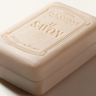 L'Occitane Shea Butter Milk Extra Gentle Soap สบู่ก้อน เชียร์ บัตเตอร์ มิลค์ ทำความสะอาดผิวกาย 250 กรัม