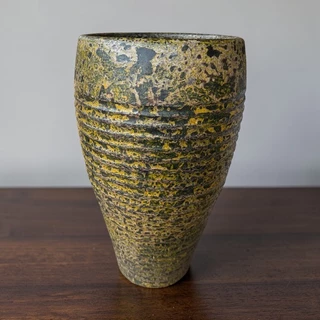 Flowerpotกระถางดินเผาทรงกรวยลายคอตาลสูง สีวินเทจ เก่า ๆ ขนาด 33 x 55 cm. ใช้เป็นกระถางต้นไม้หรือใช้เสียบร่มได้