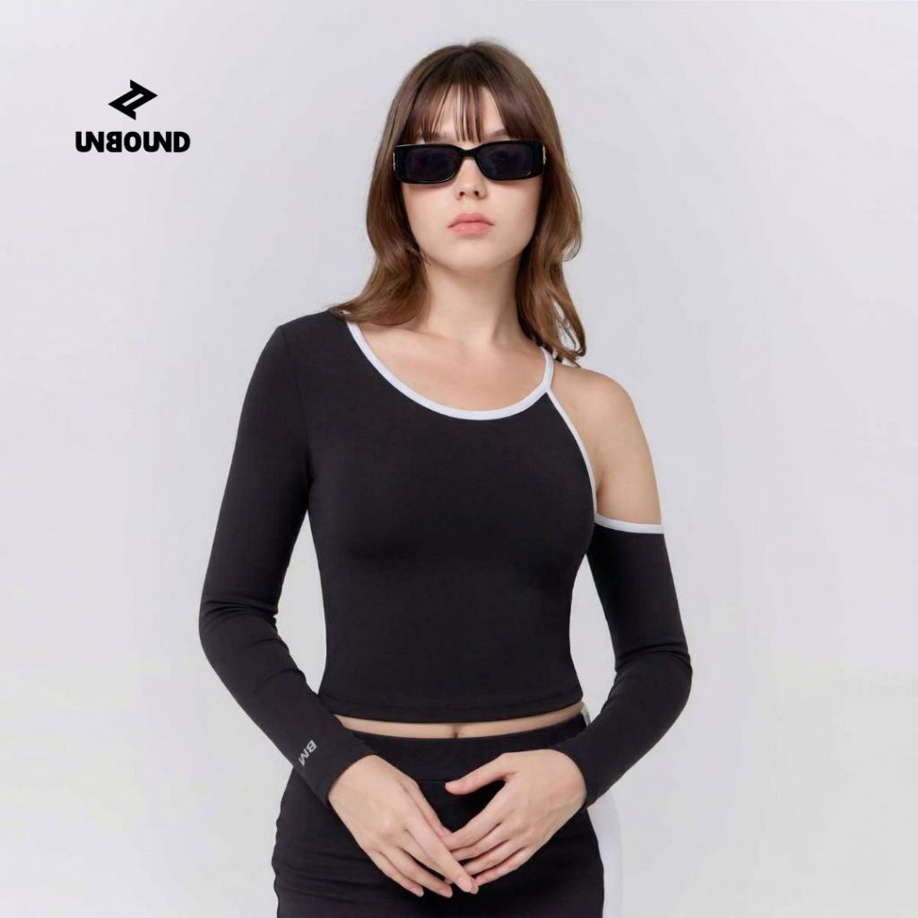 UNBOUND ASYNC CONTRAST LONG SLEEVE CROP TOP เสื้อแขนยาวเปิดไหล่1ข้าง (เฉพาะเสื้อ)