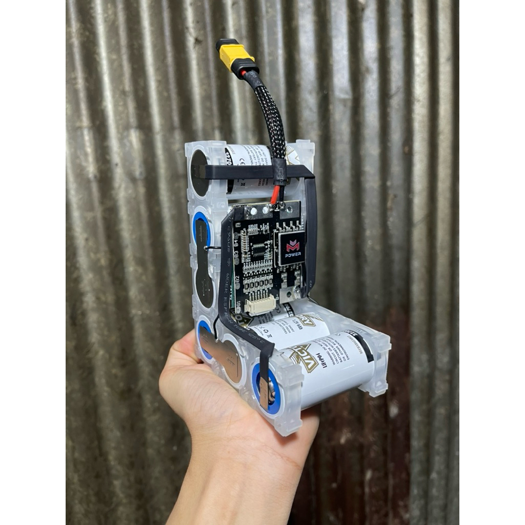 (พร้อมจัดส่งไม่ต้องรอ)ลิเธียมฟอสเฟต 6sทรงL ทรงเหลี่ยม 21v6A 6,000mAh Bms6s20A