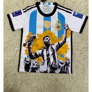 ชุดฟุตบอลเด็กสีฟ้าขาวสกรีนรูปเมสชี่เบอร์10ชื่อMESSIเสื้อ+กางเกง