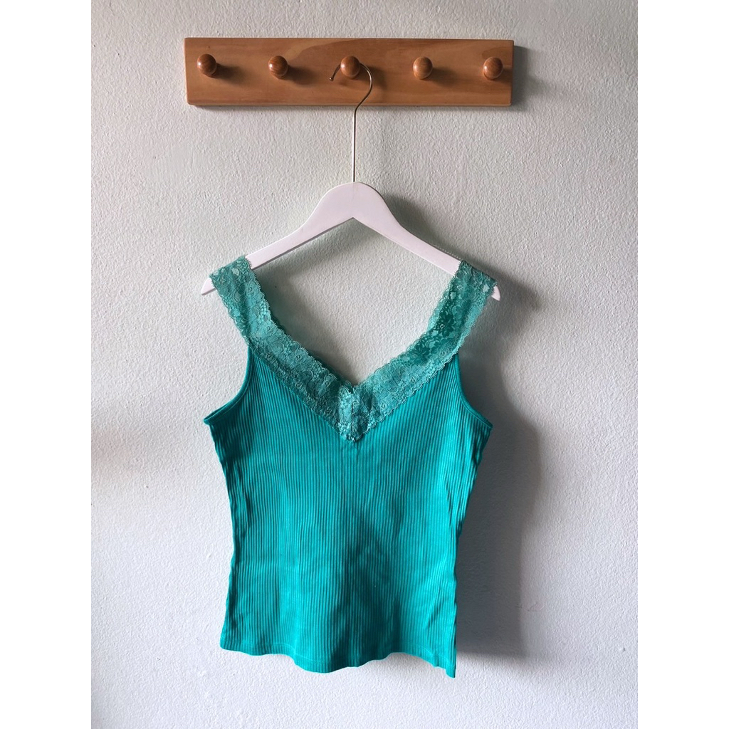 Bases nuovo  เสื้อสายเดี่ยวลูกไม้