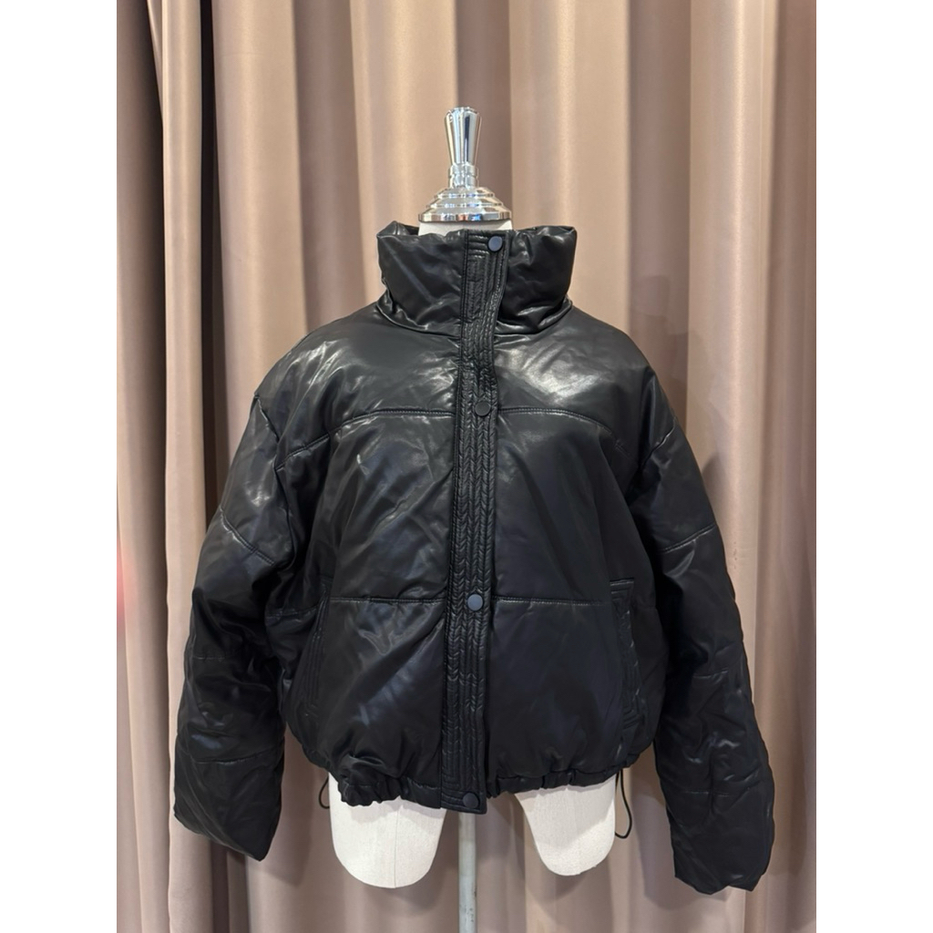 มือ2 เสื้อนวมหนังPUสีดำ