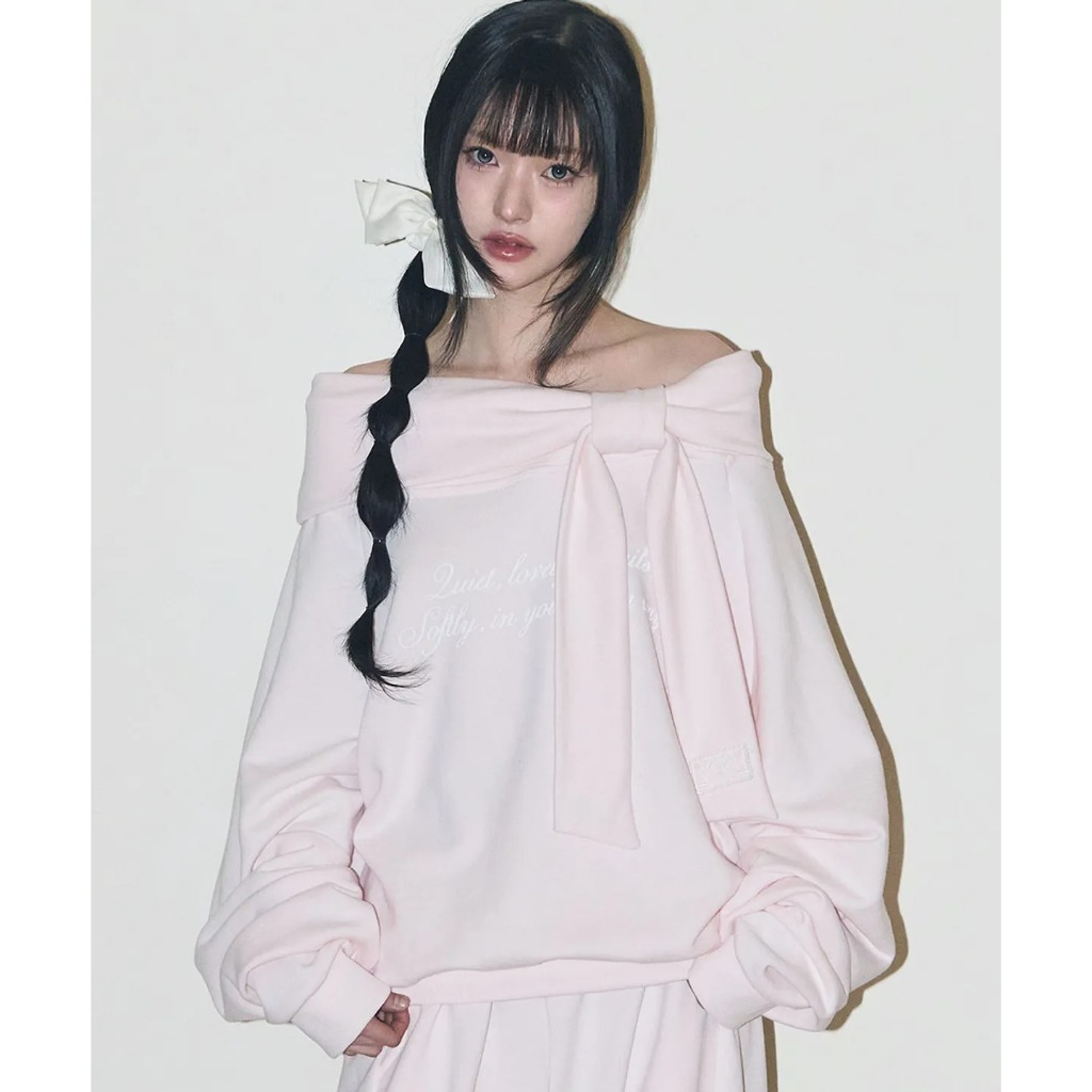 ILLIGO เสื้อเปิดไหล่แต่งโบว์ Pure Bow Off Shoulder Sweatshirt ของแท้จากช็อปเกาหลี✔️ Pre-Order