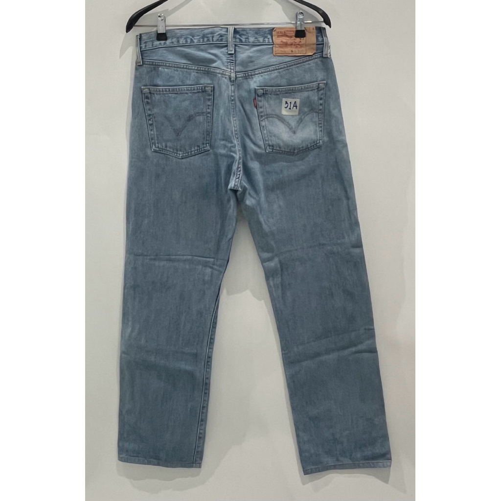 กางเกงยีนส์(มือสองแท้💯%)Levi’s 501 เอวป้าย 33” เอววัดจริง 34” (รหัส31A)