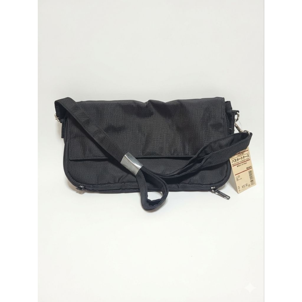 กระเป๋า​สะพายข้าง Muji shoulder passport case Muji crossbody bag 👝