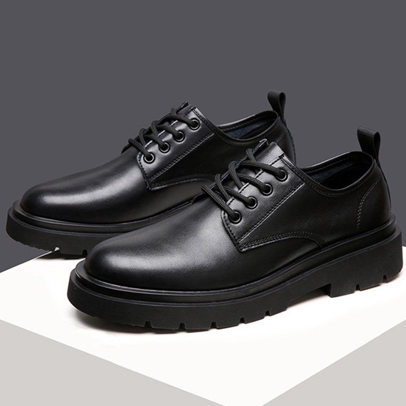รองเท้าหนังผู้ชายทรง  สีดำ สไตล์ธุรกิจสุภาพ ใส่กับสูทได้ ดูภูมิฐาน พื้นกันลื่น ใส่สบาย เหมาะสำหรับทำงานหรือโอกาสทางการ