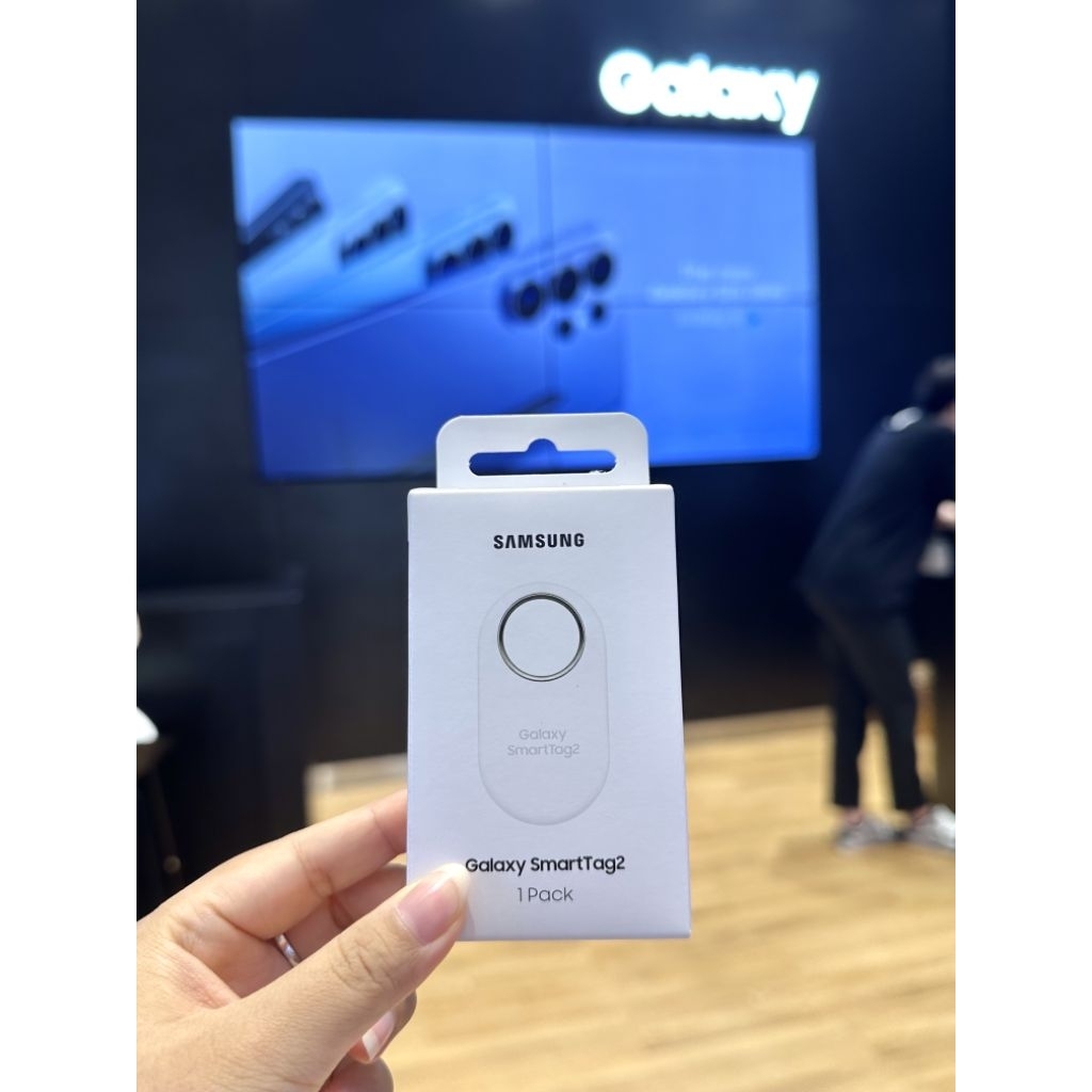 - Samsung Smart Tag 2