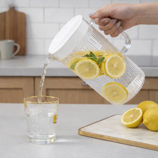 Naikrua เหยือกน้ำพลาสติก ความจุ 1,550 ml. มีฝาปิด ดีไซน์สวยงาม เหยือกน้ำ water pitcher