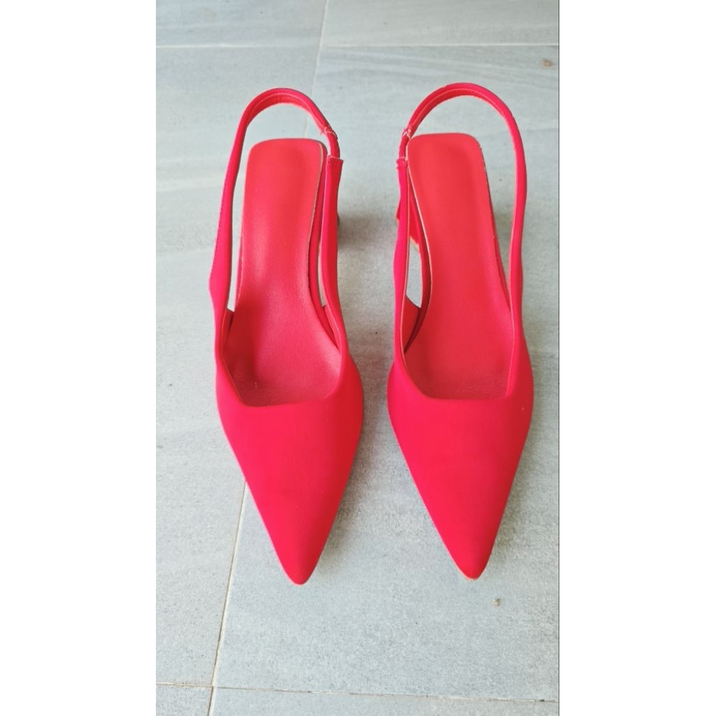👠 [ส่งต่อ] CUCCOO BIZCHIC รองเท้าส้นสูงแบบเปิดหลัง ส้นหนา หัวแหลม สายรัดข้อเท้าสีแดง สภาพนางฟ้าติดกั