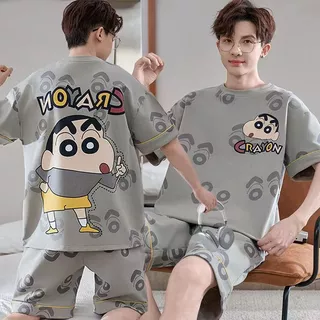 【จุดสินค้า】ชุดนอนแขนสั้นการ์ตูนชินจัง ผ้าฝ้ายฤดูร้อน สัมผัสสบาย ชุดอยู่บ้านสำหรับผู้ชาย สไตล์ทันสมัย ขนาดใหญ่สำหรับวัยร