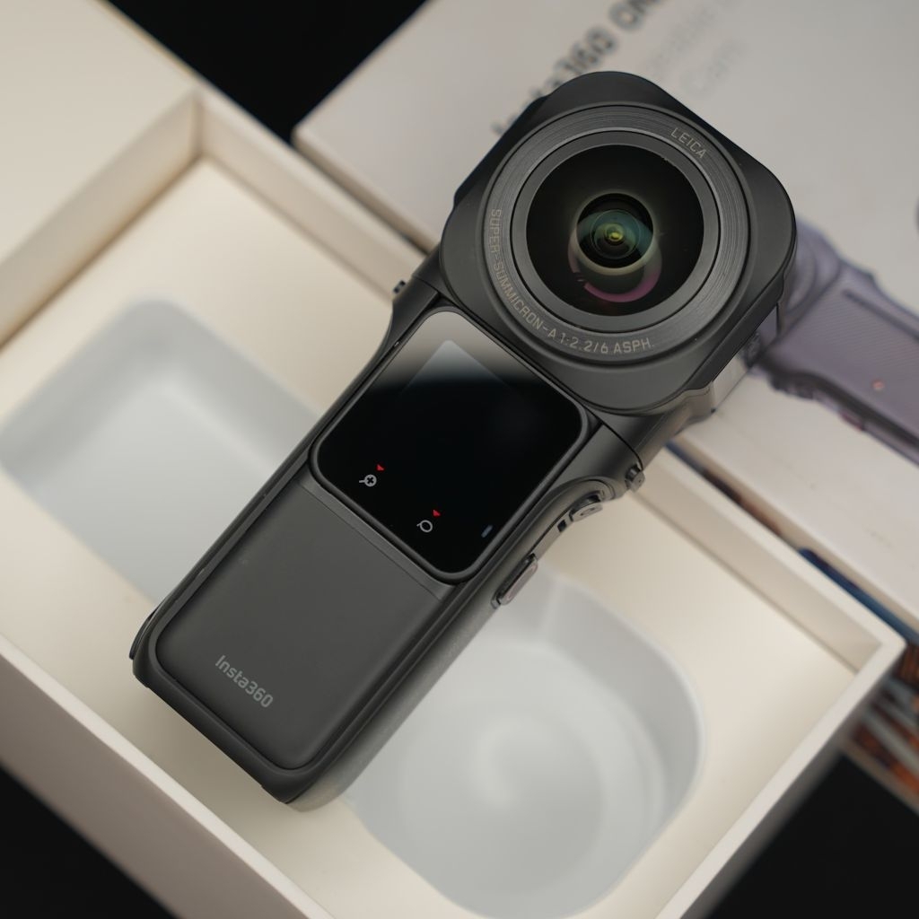 Insta360 ONE RS อุปกรณ์ครบกล่อง