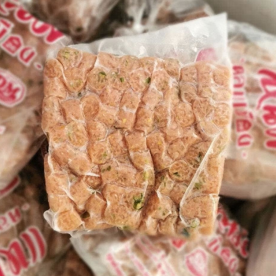 แหนมหมู (เปรี้ยวแล้ว)​ เศษแหนมดอนเมืองหัวท้าย ชิ้นเล็ก 1 กิโลกรัม
