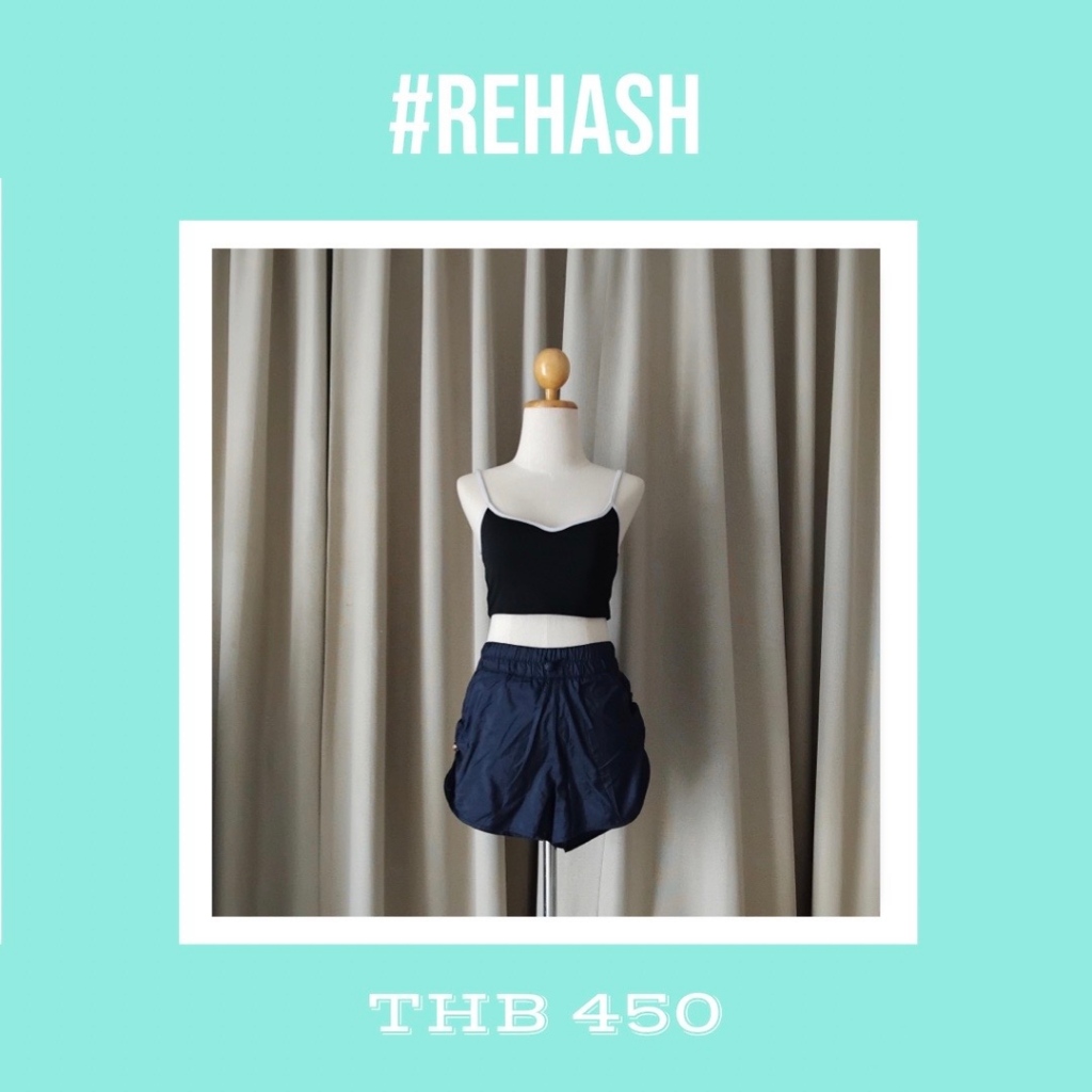 OYSHO - ส่งต่อ Jogging Shorts ไซส์ S สี Navy Blue กางเกงเป็นผ้าร่ม น้ำหนักเบา ด้านข้างมีลูกเล่นปรับค