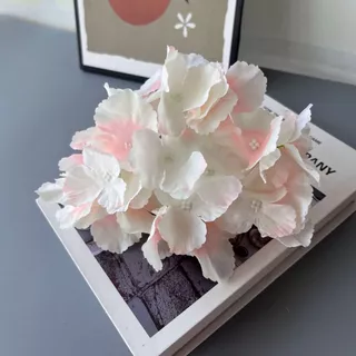 100pcs/setดอกไฮเดรนเยียเทียม หนาแน่นสวยงาม ประดับโต๊ะ ทางเดินและอุโมงค์งานแต่งงาน