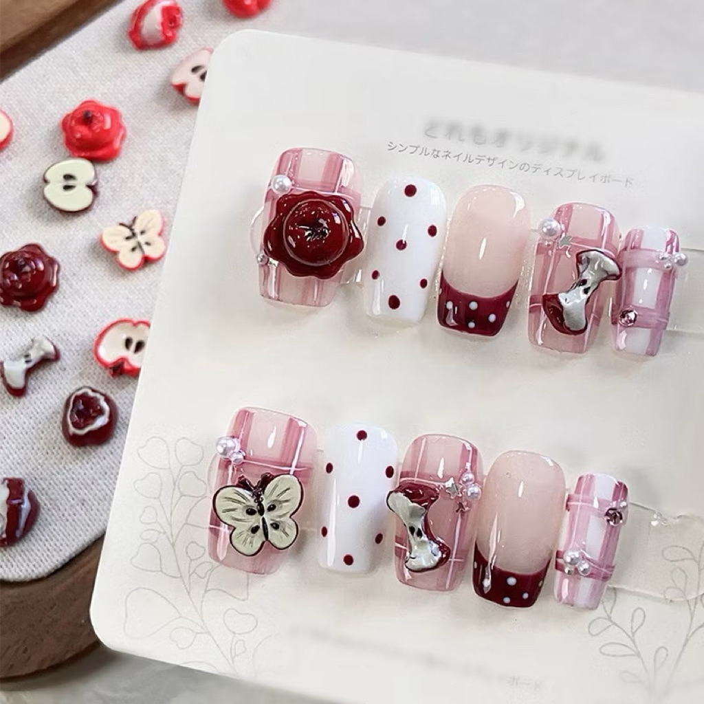 อะไหล่ติดเล็บแอปเปิ้ล3D น่ารักมากก ลายแอปเปิ้ลเป็นดีไซน์ที่ดู "ขี้เล่นและสดใส“(20 ชิ้น/แพ็ค)
