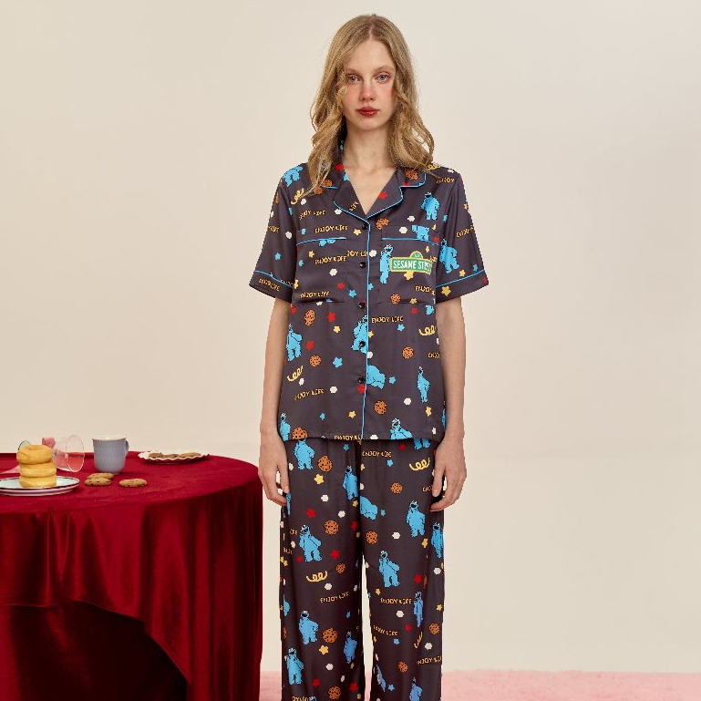 Muslin Pajamas x Sesame Street Collection [Midnight Bites] ชุดนอนใส่เที่ยว ลาย Cookie Monster
