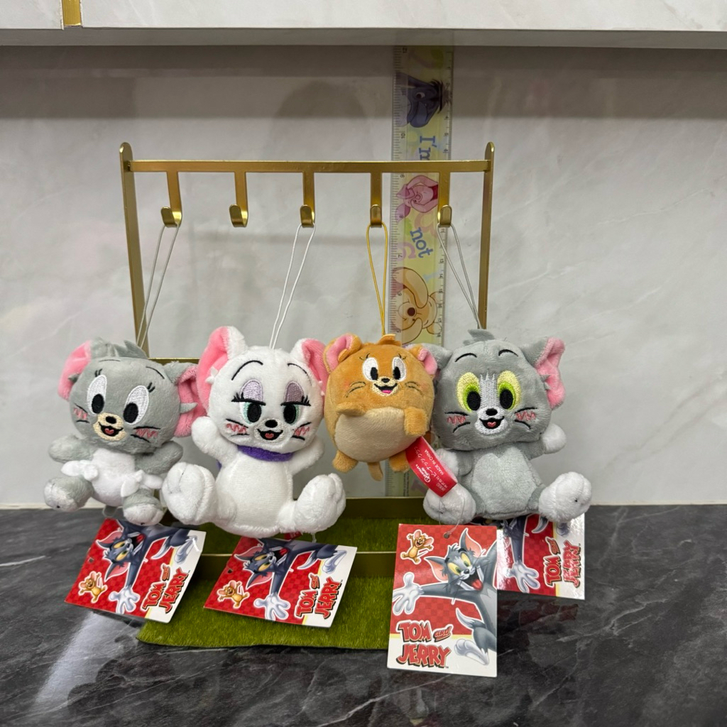 พวงกุญแจ Tom and Jerry 4 ชิ้น 520.-