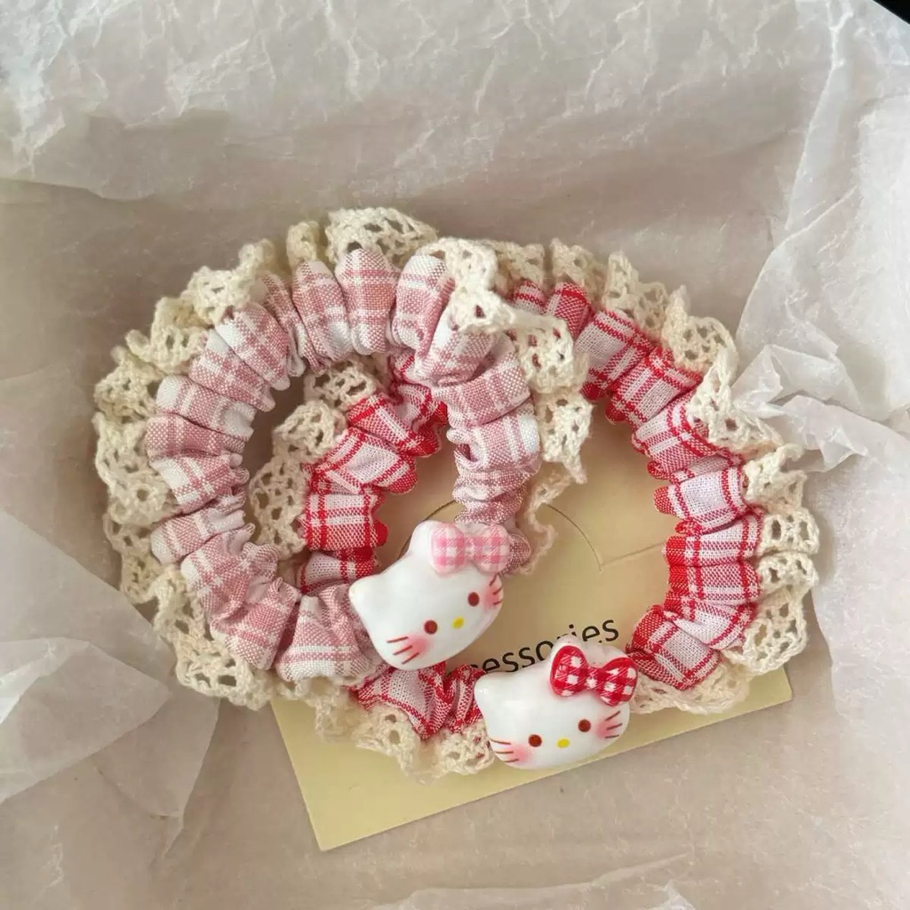 ยางรัดผมผ้าเดนิมสีฟ้าและสีขาว ขอบแดง สไตล์คิวท์ Denim Hair Scrunchie ยางรัดผมคิตตี้ ยางรัดผมดอกไม้ ยางมัดผมแฟชั่น