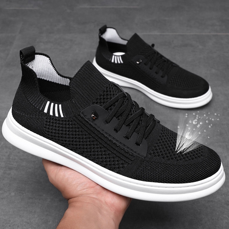 รองเท้าลำลองสำหรับผู้ชาย ระบายอากาศได้ดีและสวมใส่สบาย ผลิตจากผ้าตาข่าย Flyknit พื้นรองเท้านุ่ม กันลื่น และมีน้ำหนักเบา