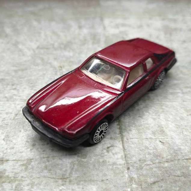 โมเดลรถเหล็ก Maisto_รุ่น Jaguar XJS V12 Coupe 11001 (1998)