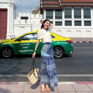 กระโปรงพิมพ์ลายเฉียง
