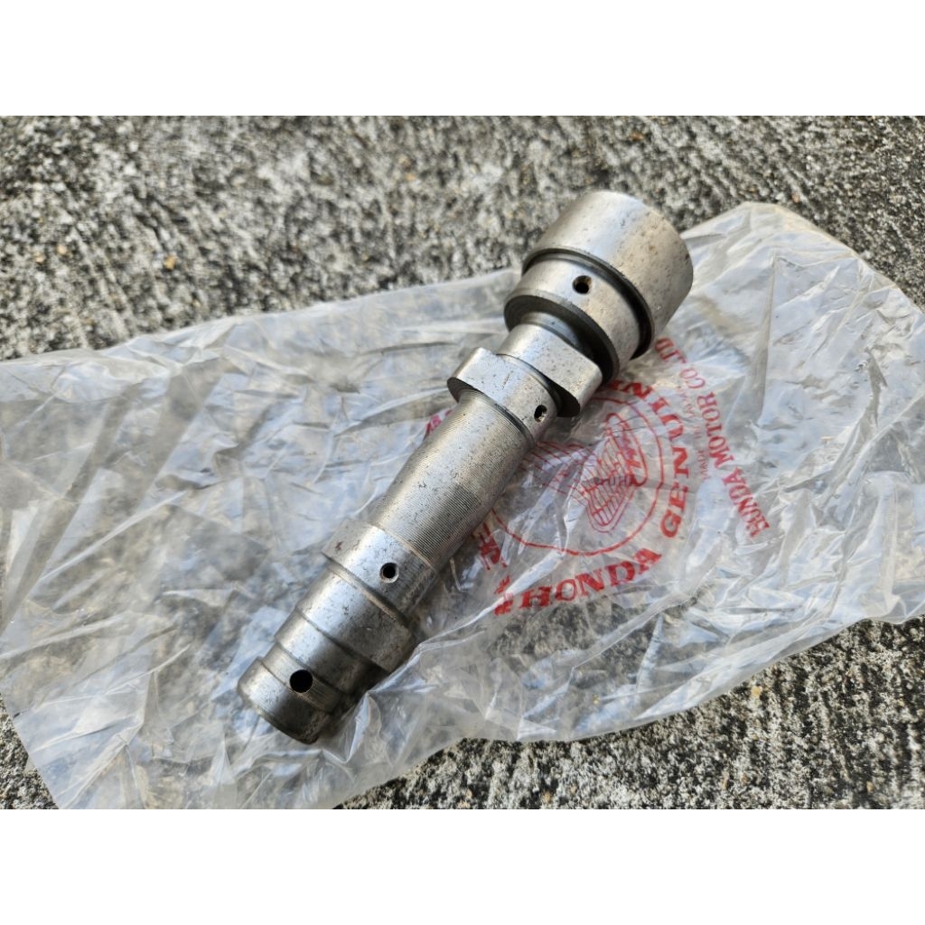 แกนราวลิ้น แคมชาร์ฟ Camshaft แท้ใหม่ ญี่ปุ่น Honda สองสูบ 125  CD125 SS125 CD125E