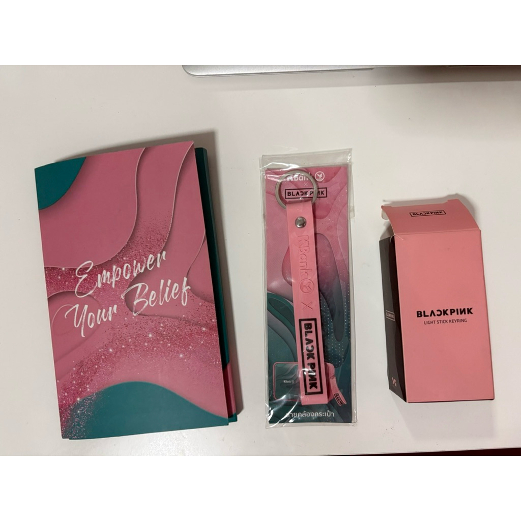 KBank X BLACKPINK Keychain พวงกุญแจห้อยกระเป๋า สมุดเจนนี่ พวงกุญแจแท่งไฟ บงแบล็กพิงก์