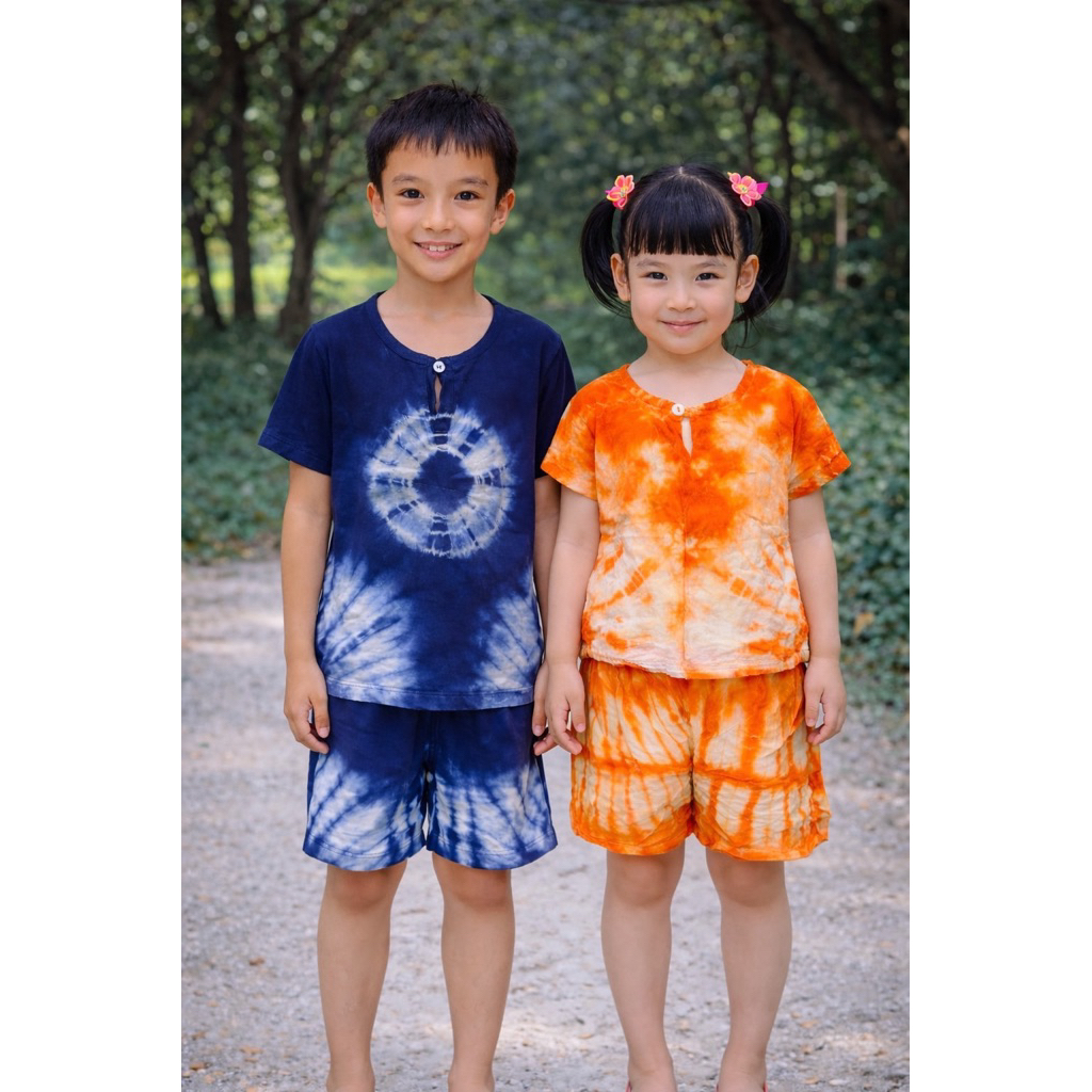 ชุดเด็กมัดย้อมคอกลม สีสันเนื้อผ้าสปันใส่สบาย(คละลาย)