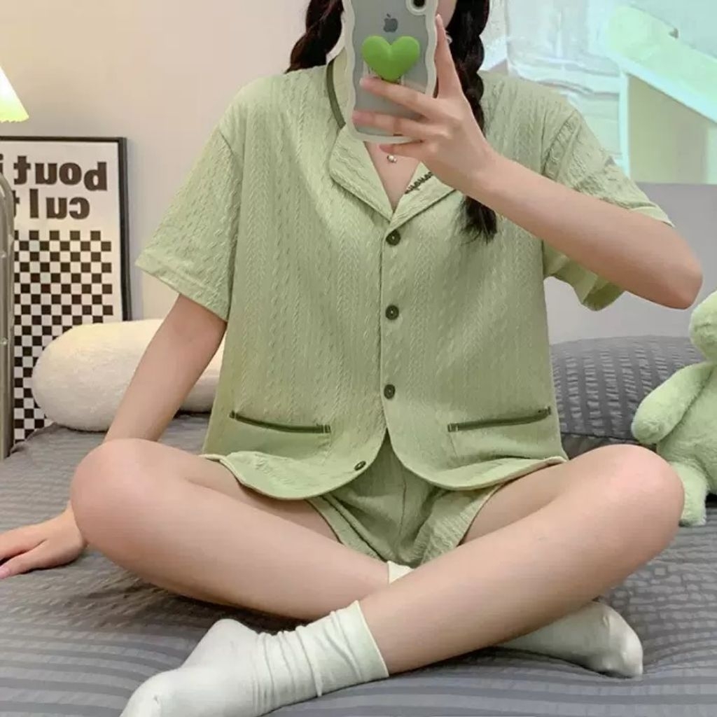 ชุดนอนเซต ชุดนอนผู้หญิง (สาวไซส์เล็ก‼️) ใส่สบาย ผ้านุ่ม ขาสั้น แขนสั้น (สำหรับสาวไซส์ S-M)