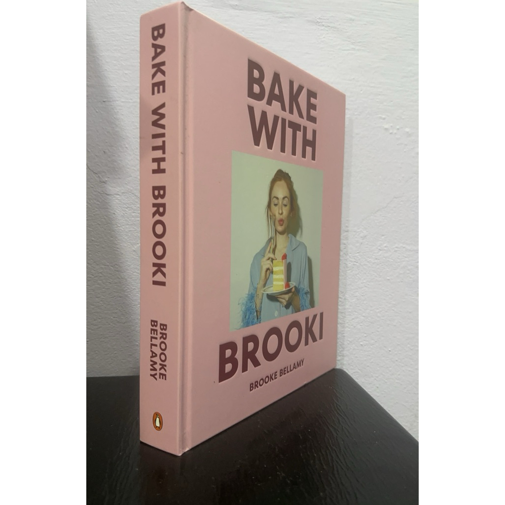(พร้อมส่ง) หนังสือภาษาอังกฤษ BAKE WITH BROOKI (T1)