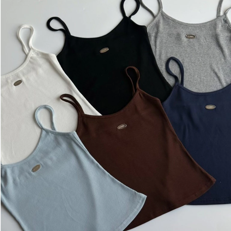 Miu tank top เสื้อสายเดี่ยวผ้าร่อง แต่งงานอะไหล่ (Size M,L) ผ้าร่องนิ่มยืดได้เยอะมากใส่สบาย AOMMKOSHOP - S124