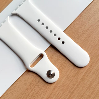 สาย White Sport Band สายสั้น(S/M) มือหนึ่ง ของแท้💯 ไม่มีกล่องนะคะ