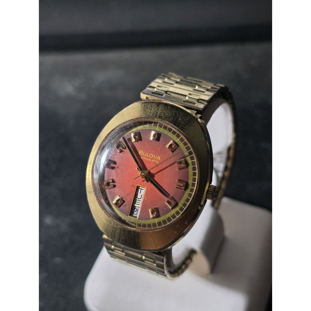 นาฬิกา Bulova Automatic ทรงไข่