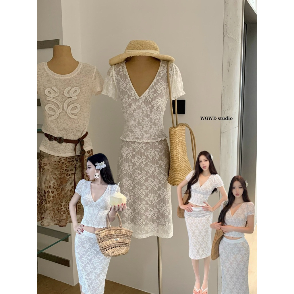WG.WE : set 2 pcs. เสื้อคอวีแขนสั้น ผ้าฉลุลายดอก + กระโปรง เอวยางยืด เนื้อผ้าและโทนสีเดียวกัน งานมีซับในทั้งชุด