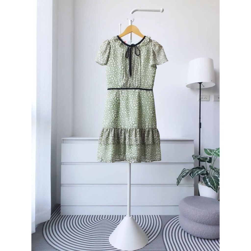 เดรส Pyn brand dress (รบกวนอ่านรายละเอียดสินค้าและตัดสินใจก่อนสั่งซื้อ สั่งแล้วห้ามยกเลิกและพร้อมชำร