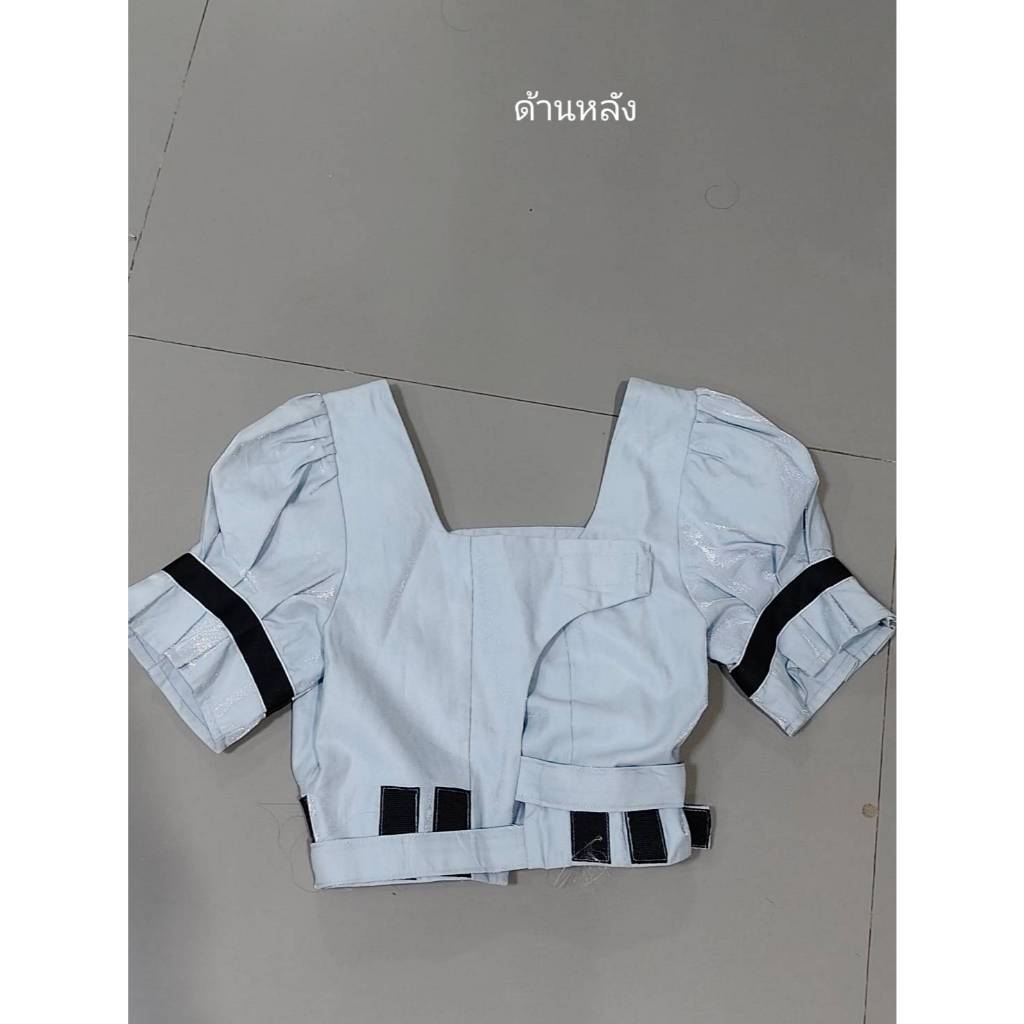 E23 เสื้อเข้ารูปเอวลอย แฟชั่นๆ