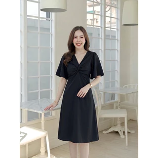 [พร้อมส่ง] Sofia dress - เดรสยาว 39" ป้าย VERA ดีเทลทวิสอกพรางหุ่น ชุดไปงานแต่ง ชุดไปคาเฟ่ ผ้าพริ้วสวย by Lamoon Apparel