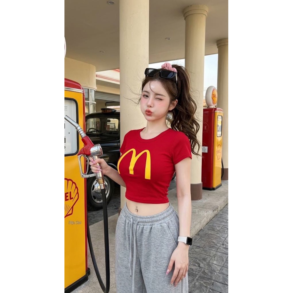 #Tippawan เสื้อยืดรีดตัวM สุดฮิต มาพร้อมกางเกงเอวสูงปริ๊ดขายาวใหญ่แดงเทา ตัดกันดีมาก เนื้อผ้าใส่สบาย