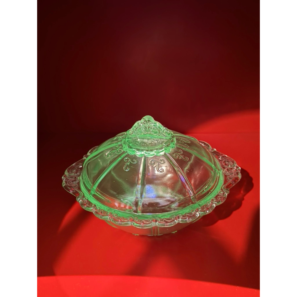 ถ้วยยูเรเนียม uranium glass